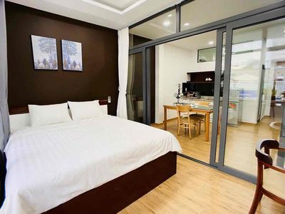 Rent the apartment one free bedroom with a balcony 35 meters wide Hoàng Sa District 3.