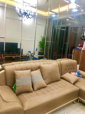 A nice full interior house, four bedrooms, four Lê Quang Định alley toilets, 1 million lsth.
