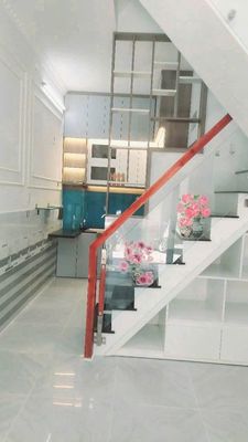 Rent a three-story Huỳnh Tấn Phát, Nhà Bè, area 3.2 x8 meters. Seven million.