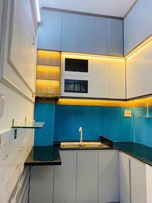 Rent a three-story Huỳnh Tấn Phát, Nhà Bè, area 3.2 x8 meters. Seven million.