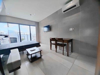 The Studio House is 35 meters wide.