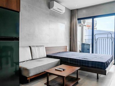 The Studio House is 35 meters wide.