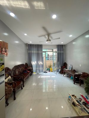 Rent a full 7th place Phạm Văn Đồng 460 x14 meters a second floor for 14 million bedrooms