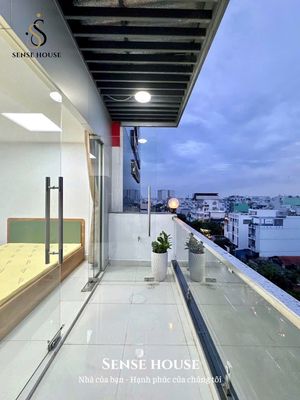 The Duke's House is 40 meters wide, Vườn Lài.