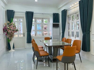 Renting cash houses 239 Ngô Gia Tự, District 10, 60 million a month.
