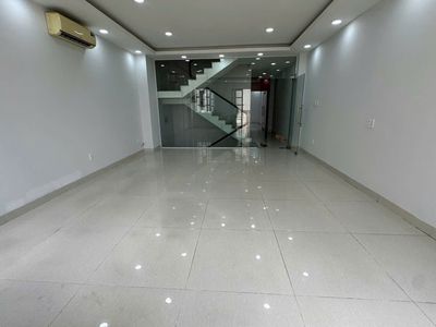 Rent the Cityland Mall with an elevator.