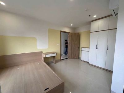 The newly built motel is located not far from the University of Literature, Love, 5 p housed.