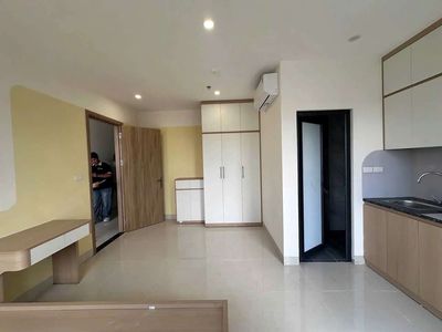 The newly built motel is located not far from the University of Literature, Love, 5 p housed.
