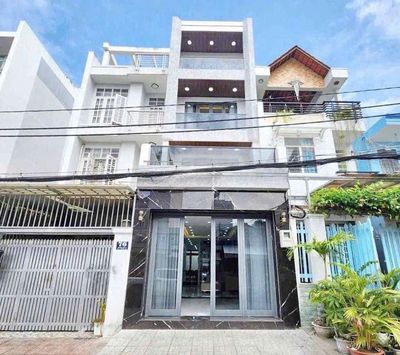 There's a 4 x 20 m engine elevator at Tân Quy Street.