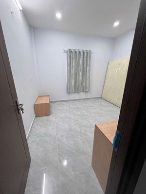 To rent a place on the New Mountain Street area: 4 x 15. One floor. Three bedrooms.