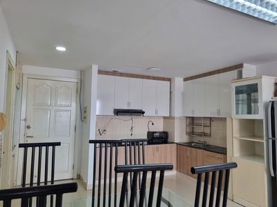 Rent three bedrooms. Two toilets. Chung cư Phan văn Trị quận 5.