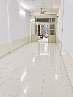 Hot! 10th, two floors -- 12 million a month.