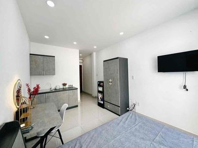 studio full interior - open balcony, near District 1