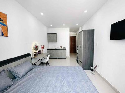 studio full interior - open balcony, near District 1