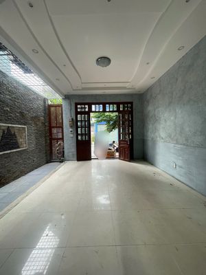 Rent a front house on số 9-7* 9 Gò Vấp