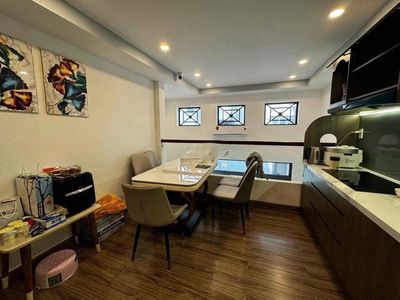To rent Hai Bà Trưng District 3/4 X14 M N" 2 floor sweep 3 bedroom 4 toilets, 30 million