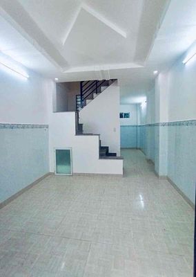Nice house, broad alley. Ok, average price, 1 M 2 L 2 P. 2 M sleep. It's cold. Okay.