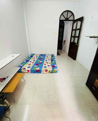 Nice house, broad alley. Ok, average price, 1 M 2 L 2 P. 2 M sleep. It's cold. Okay.