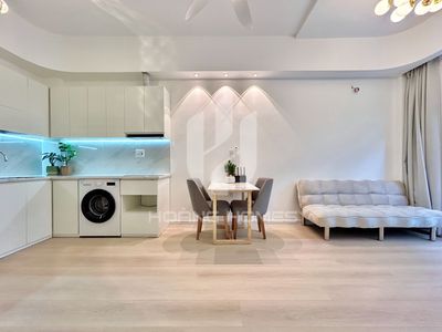 Rent the beautiful Parks House near LakeView Global City.