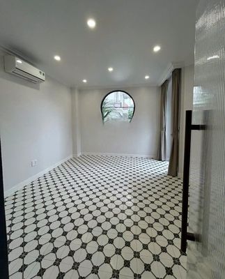 Rent two-two-two Lam Sơn, qbt - equal to 6.5 M, 3 floors plus st, 59 million.