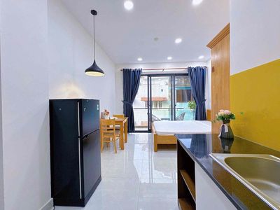 Rent the balcony suite full of furniture right here at Marte Mart near the rmit,uf