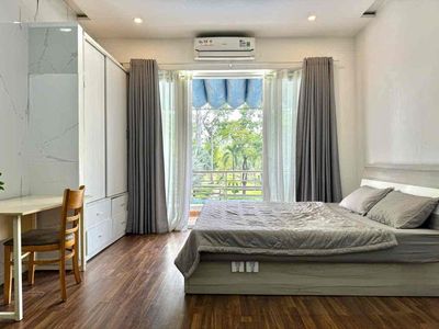 The apartment nears a six-way down, District 1, the balcony studio, private washing machine.