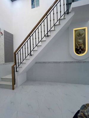 3 rooms 10 x 8 M re-creation east
