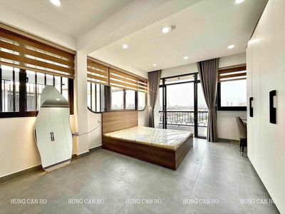 Rent a brand-new balcony in Lý Chính Thắng 3-price district.