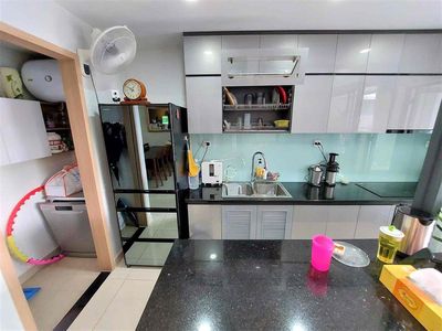 Rent a Botanica Premier apartment. Three bedrooms. Two toilets. 105 meters.