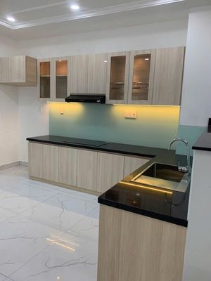 Hot house! Renting 339 D Lê Văn Sỹ, District 3. 350 m2 used area