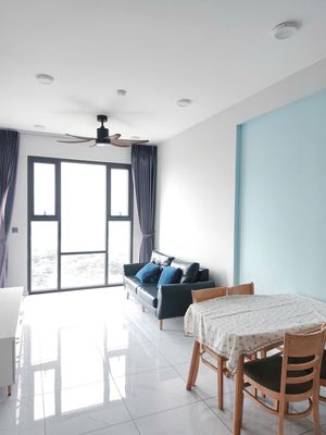 Three bedrooms full of furniture, PiCity High Park District 12, 13.5 million.
