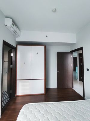 Three bedrooms full of furniture, PiCity High Park District 12, 13.5 million.