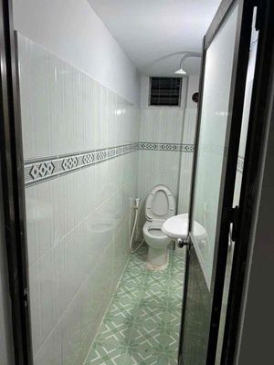 Only 7 million toilets in two bedrooms.
