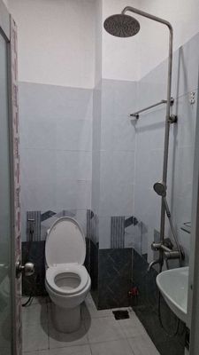 We need to get an apartment, super cheap.