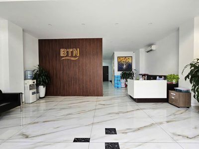Office building 7 x 21 meters, 5-story vault with 800 square feet of floor at the Great City.