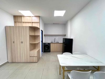 One bedroom, one bedroom, one kitchen.