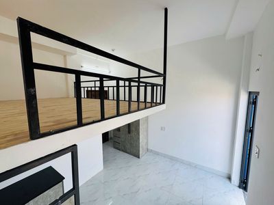 The balconies are cheap, Nguyễn Thị Kiểu.