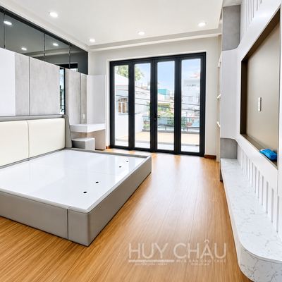 Tân Quy root of 7-4 floors with elevators, fine interiors.