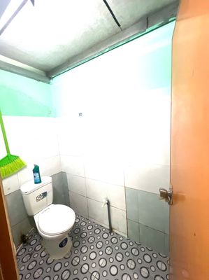 Rent his own kitchen room room room. 1368 Lê Văn Lương. $2.5 million.