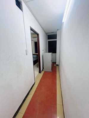The studio's a full-cost interior near the second grammar market.