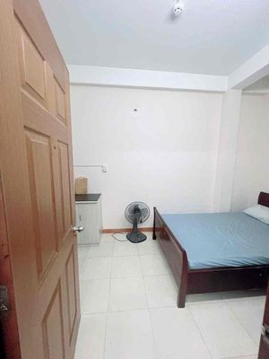 The studio's a full-cost interior near the second grammar market.