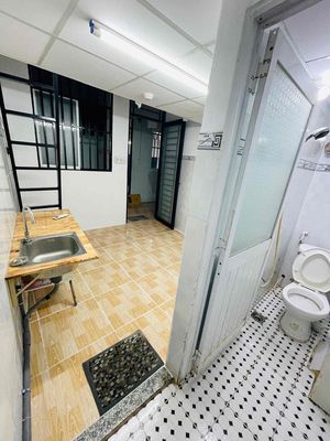 The clean new room is the air-free kitchen elevator.