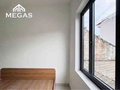 Open the new house close to metro, calm the highway to the county 9