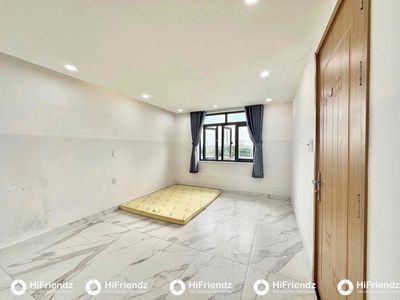 available kitchen studio - full interior - window - right by hl2 - near four societies