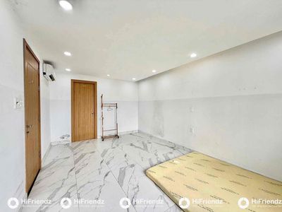 available kitchen studio - full interior - window - right by hl2 - near four societies