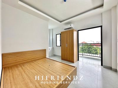 full interior - balcony holding vlu cs3 and university risk set to