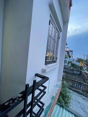 Room 2 million6 with balcony, air conditioning.
