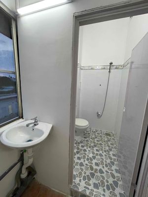 Room 2 million6 with balcony, air conditioning.