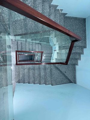 Let's rent out the PZz0 - area 4 x 20 meters 1 TNC 3 floors - there's pcc
