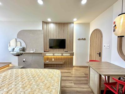 [Cell 2] - The empty building adds Studio Full interior - The right shape at the right price